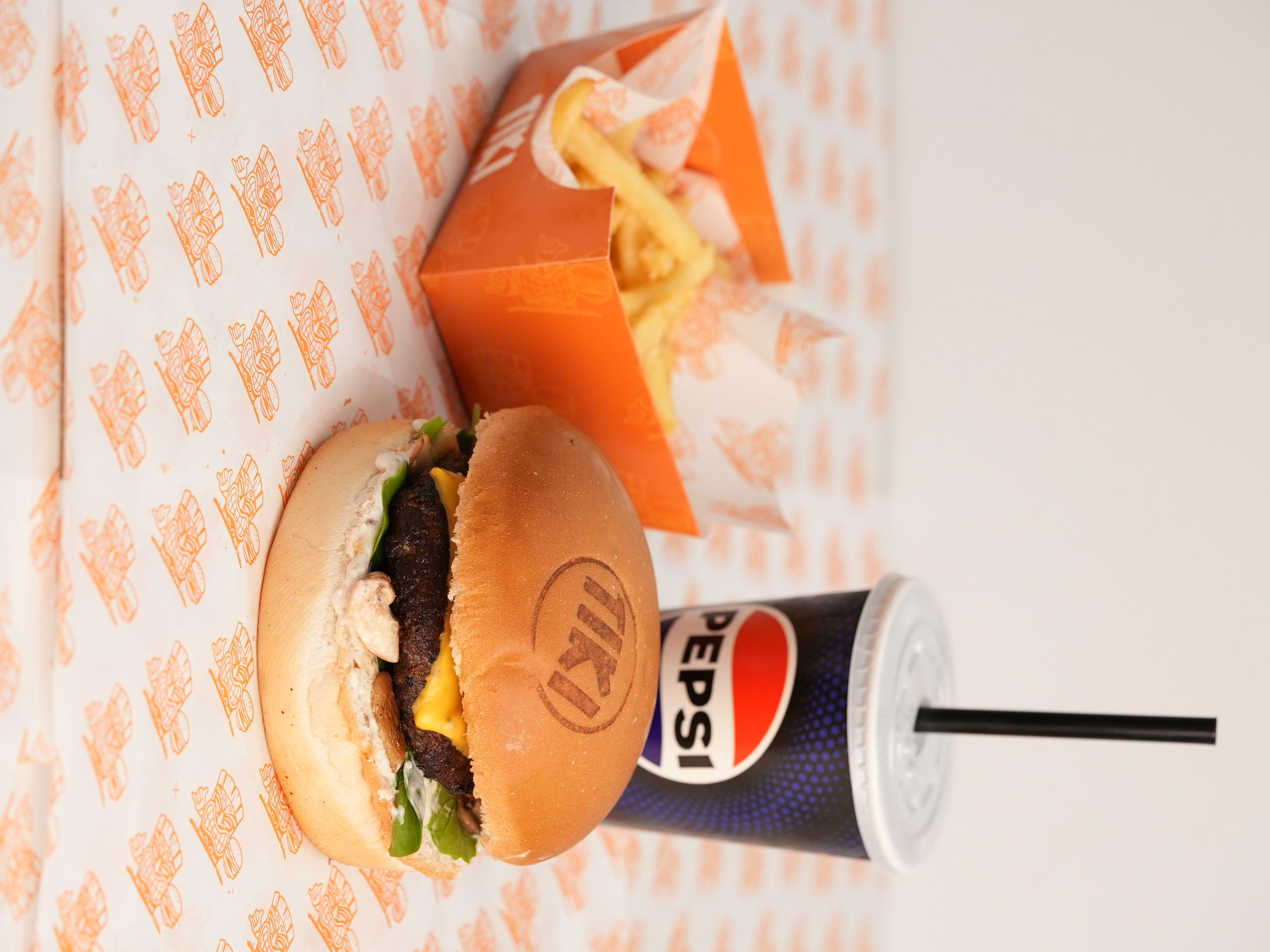 ماشروم برغر كومبو